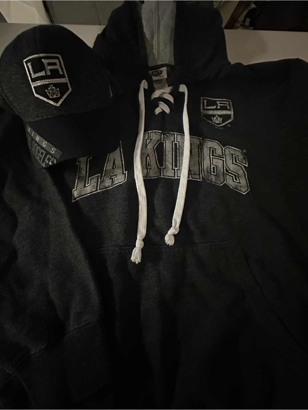 LA kings Black Pullover Hoodie - Official NHL Team Sweatshirt & hat